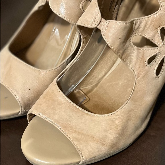 MIZ MOOZ Taupe Leather Tino Cutout Wedge Size 10 - Picture 7 of 16